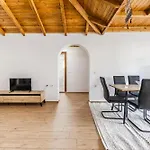Apartmán Hillside By Pikhost Gjirokastër